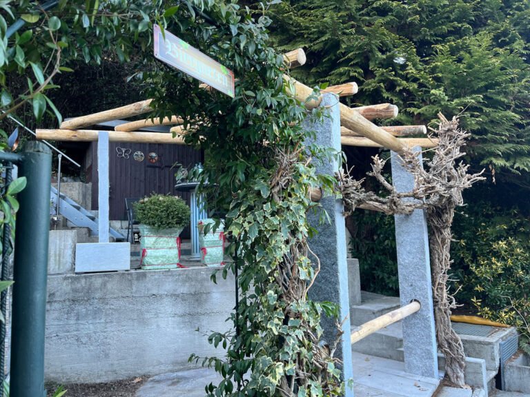 EINBAU EINER HELLEN GRANITPERGOLA 5